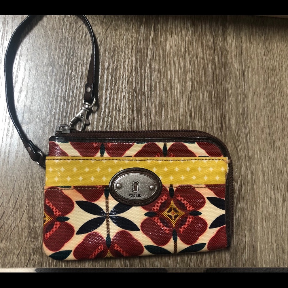 Fossil Floral Wristlet